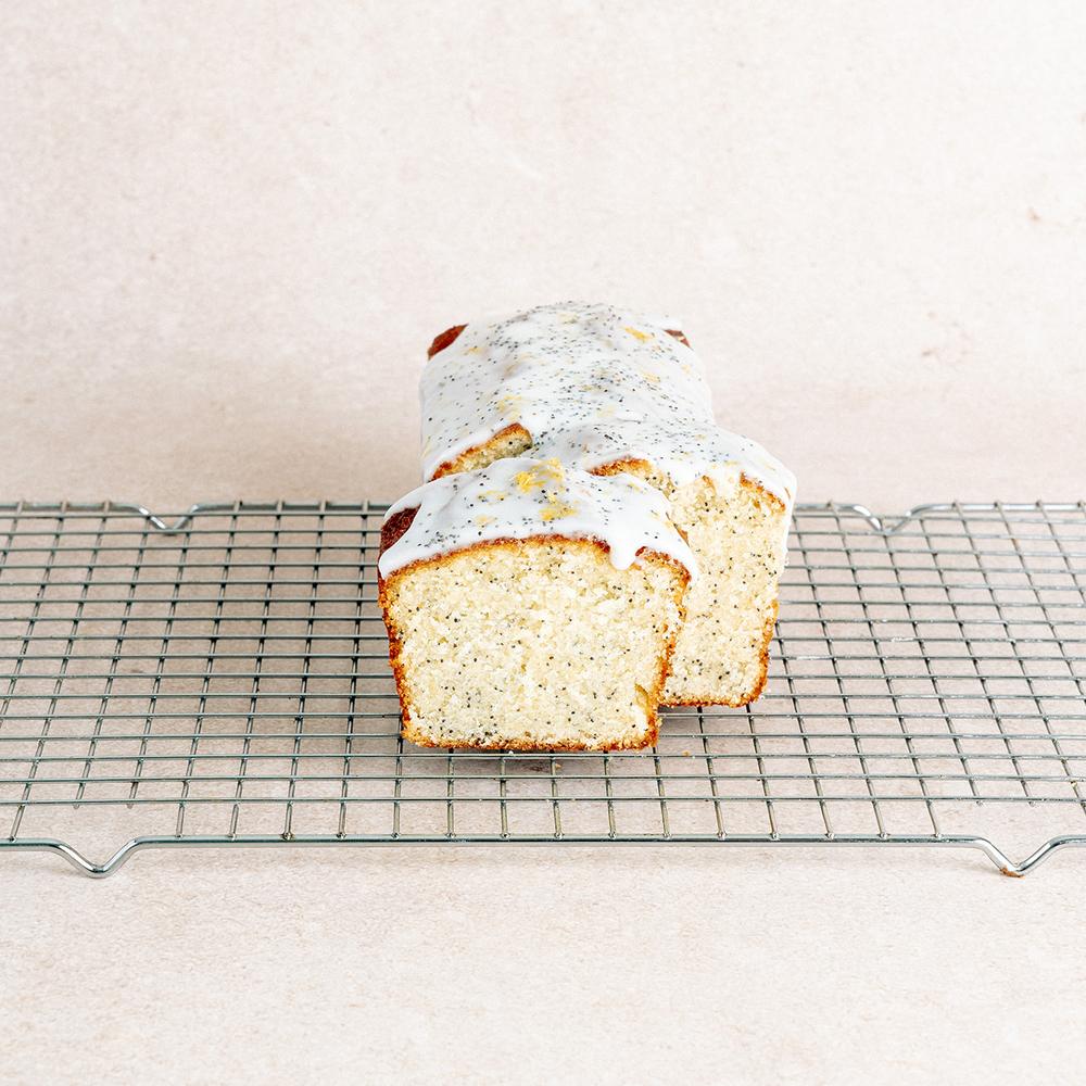 Lemon poppy cake